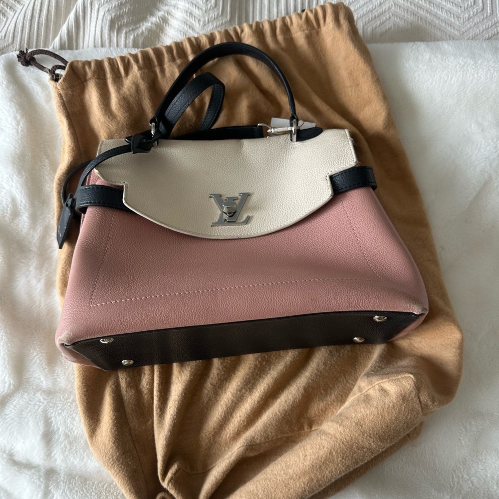 Louis Vuitton LockMe Ever MM Two Way Rose, Black, Cream Shoulder Bag - Picture 2 of 14